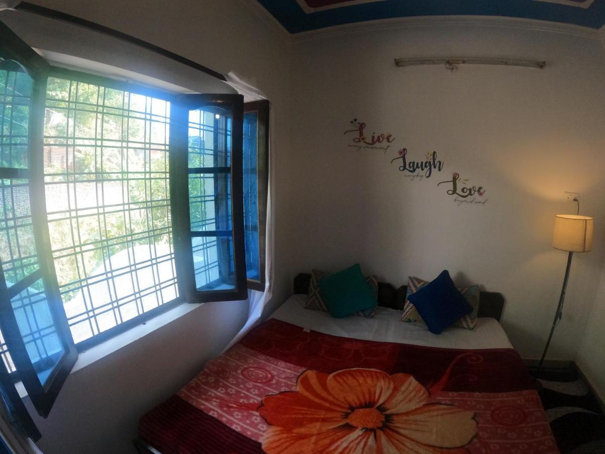 Hobbit House Hostel Rishīkesh Exterior foto
