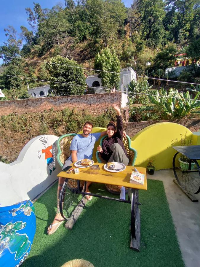 Hobbit House Hostel Rishīkesh Exterior foto